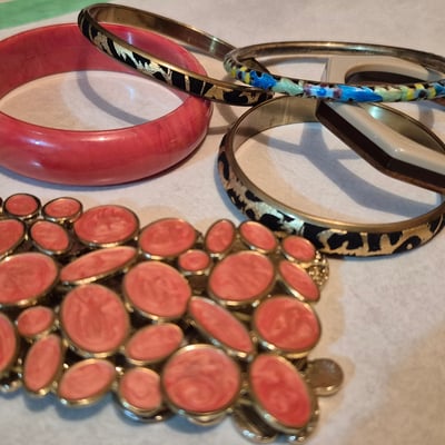 Assorted bracelets, bangles, earrings, and rings - Image 5 of 7