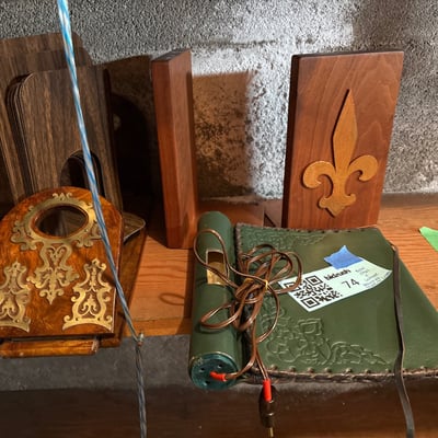Vintage leather light-up reader and bookend pieces with fleur-de-lis motifs - Image 1 of 5