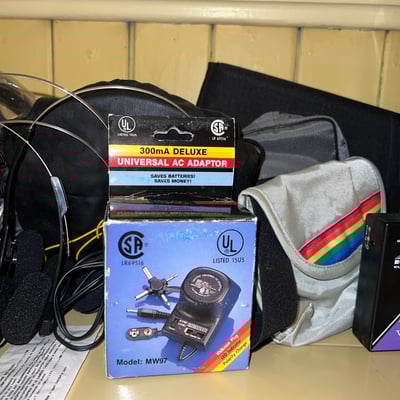 Assorted electronics and audio accessories - Image 4 of 12