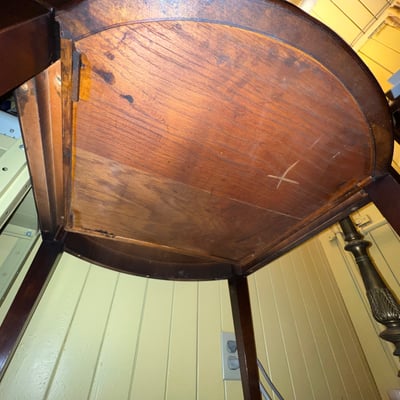 Vintage mahogany side table with leather-inlaid top by Weiman Tables - Image 9 of 10