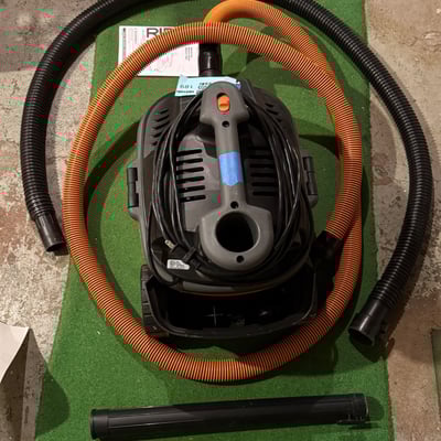 RIDGID 4-Gallon Wet/Dry Vacuum with Accessories and Manual - Image 4 of 6
