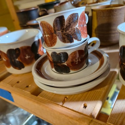 Assorted handmade ceramic mugs and pitcher - Image 2 of 7
