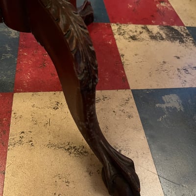 Round Mahogany Tilt-Top pedestal table with carved tripod legs - Image 9 of 11