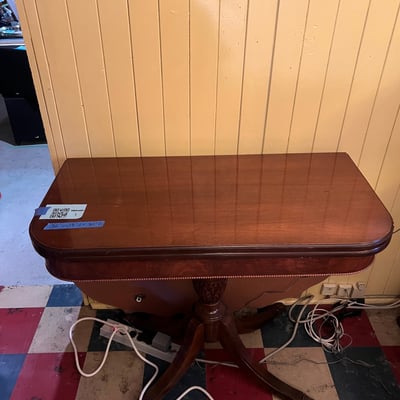 Antique four-legged Pedestal Duncan Phyfe-style Dining Table - Image 1 of 10