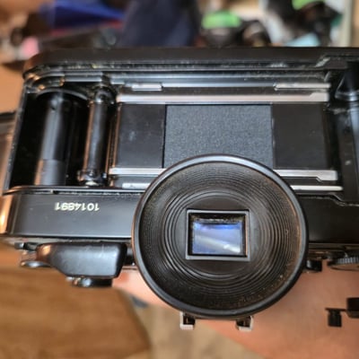 Canon film cameras with multiple lenses (FD mount) - Image 2 of 8