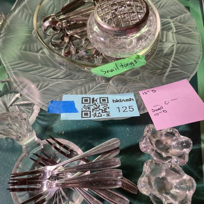 Crystal service ware and flatware - Image 1 of 6