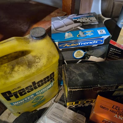 Automotive accessories and maintenance tools - Image 2 of 8