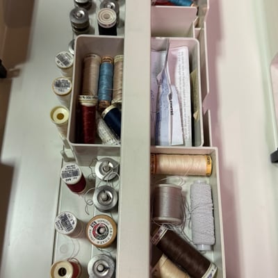 Pfaff sewing machine with accessories and manuals - Image 2 of 9