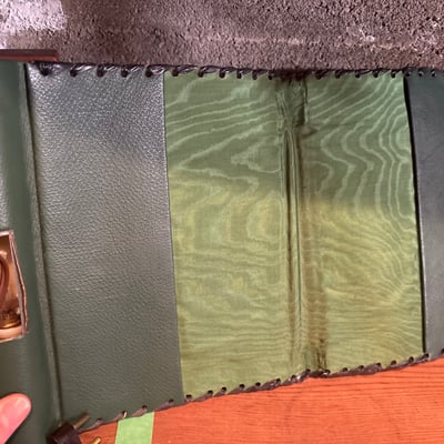 Vintage leather light-up reader and bookend pieces with fleur-de-lis motifs - Image 2 of 5