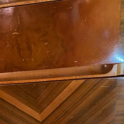 Four-drawer walnut dresser with chevron veneer - Image 6 of 13