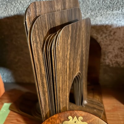Vintage leather light-up reader and bookend pieces with fleur-de-lis motifs - Image 5 of 5