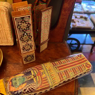 Egyptian-themed decorative art and artifacts - Image 4 of 14