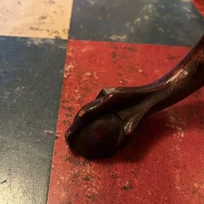 Round Mahogany Tilt-Top pedestal table with carved tripod legs - Image 10 of 11