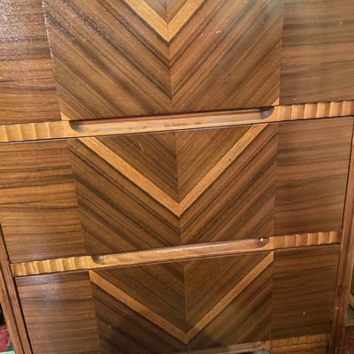 Four-drawer walnut dresser with chevron veneer - Image 2 of 13