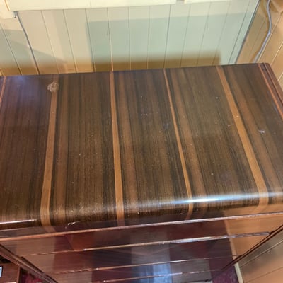 Four-drawer walnut dresser with chevron veneer - Image 3 of 13