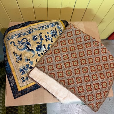 Assorted vintage textiles and a brown zippered pouch - Image 13 of 14