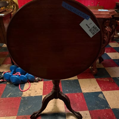Round Mahogany Tilt-Top pedestal table with carved tripod legs - Image 5 of 11