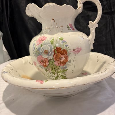 Antique Etruria Mellor Chamber Pot w/ Wash Basin  - Image 1 of 6