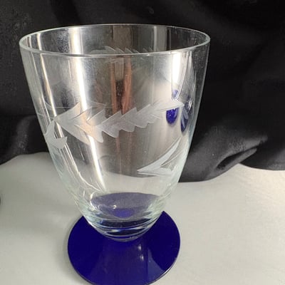 1930s Vintage Louie 19 Weston Etched Glass Cobalt Blue Base Glasses - Image 4 of 4