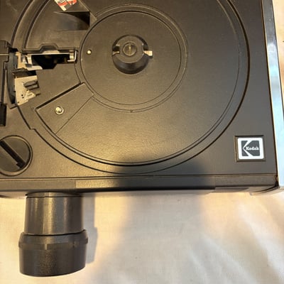 Vintage Kodak Carousel 860 H Slide Projector and Screen  - Image 6 of 8