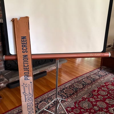 Vintage Kodak Carousel 860 H Slide Projector and Screen  - Image 2 of 8