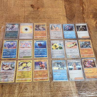 18 Pokemon foil cards - Image 1 of 2