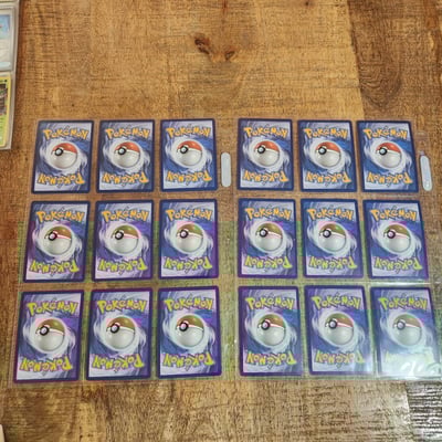 18 Pokemon foil cards - Image 2 of 2
