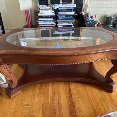 Coffee table with carved legs - Image 5 of 6