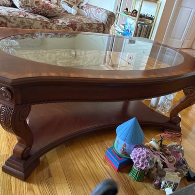 Coffee table with carved legs - Image 4 of 6