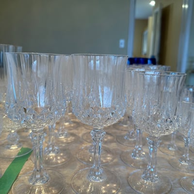 Crystal Cristal D’Arques stemware  - Image 2 of 7