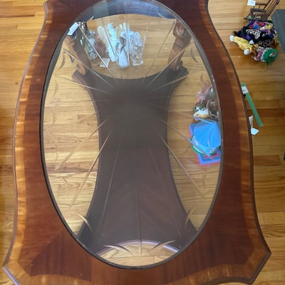 Coffee table with carved legs - Image 3 of 6