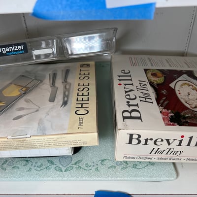 Breville hot tray, cheese set, and gadget organizer - Image 1 of 6