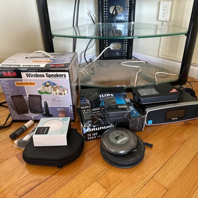 Bose headphones, Assorted audio equipment and radios - Image 7 of 10