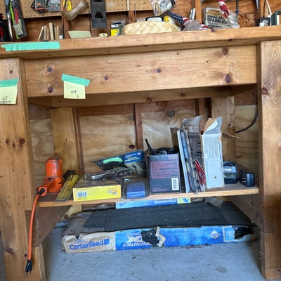 Wooden workbench  - Image 2 of 6