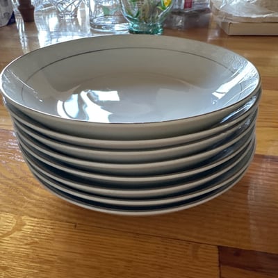 Fitz and Floyd Lovelace China Dinnerware Set - Image 16 of 16