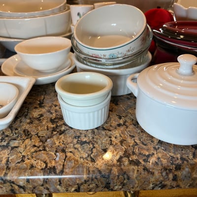 Assorted white ceramic kitchenware and cookware - Image 1 of 8