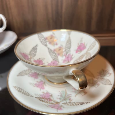 Porcelain tea set with blue and floral designs - Image 8 of 10