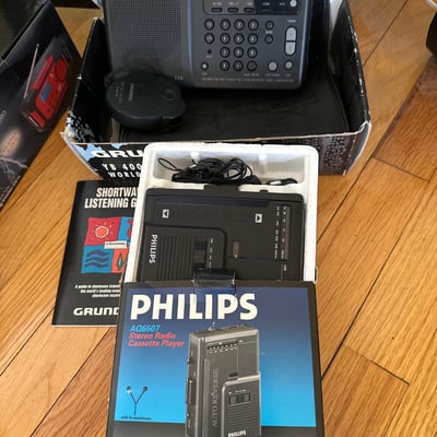 Bose headphones, Assorted audio equipment and radios - Image 4 of 10