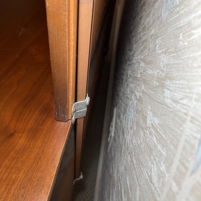 Mid-century-modern dresser with mirror - Image 5 of 6