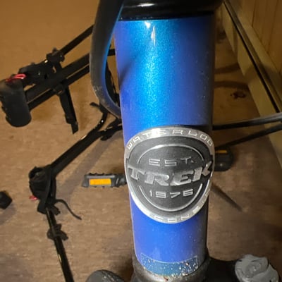 Trek 7000 Aluminum Hybrid Bicycle with Water Bottle and Portable Bike Trainer - Image 3 of 7