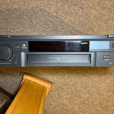 Mitsubishi HS-U58 VHS Video Cassette Recorder - Image 1 of 5