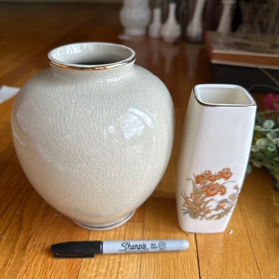 Asian Cerramic vases, Lidded Jar  - Image 14 of 19