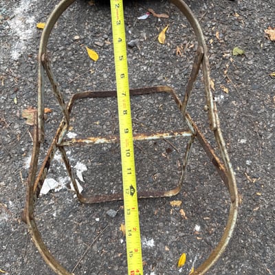 Weathered enamel infant tub basin on rusted folding stand - Image 8 of 9
