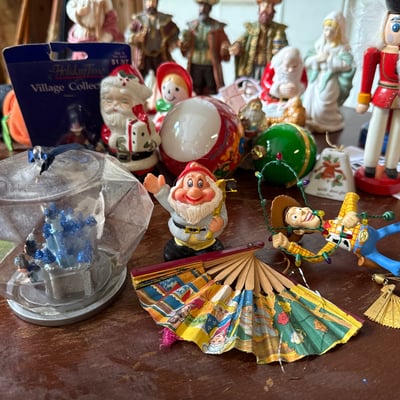 Lumistella, Lefton, Precious Moments and more Christmas Figurines and Ornaments Collection - Image 13 of 26
