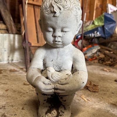 Concrete statue holding a bird - Image 1 of 5