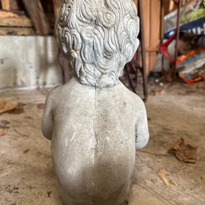 Concrete statue holding a bird - Image 4 of 5