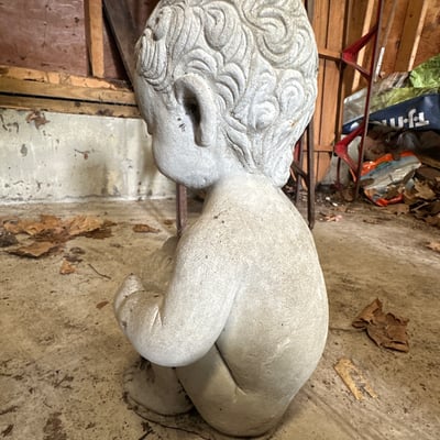 Concrete statue holding a bird - Image 5 of 5