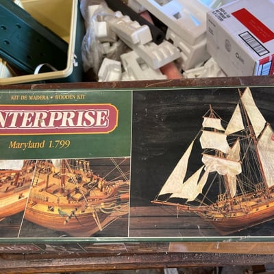 Wooden ship model kit with parts and instructions - Image 1 of 4