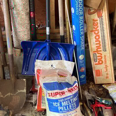 Assorted gardening tools and outdoor equipment - Image 2 of 9