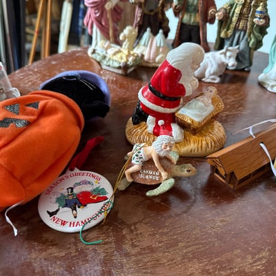 Lumistella, Lefton, Precious Moments and more Christmas Figurines and Ornaments Collection - Image 16 of 26